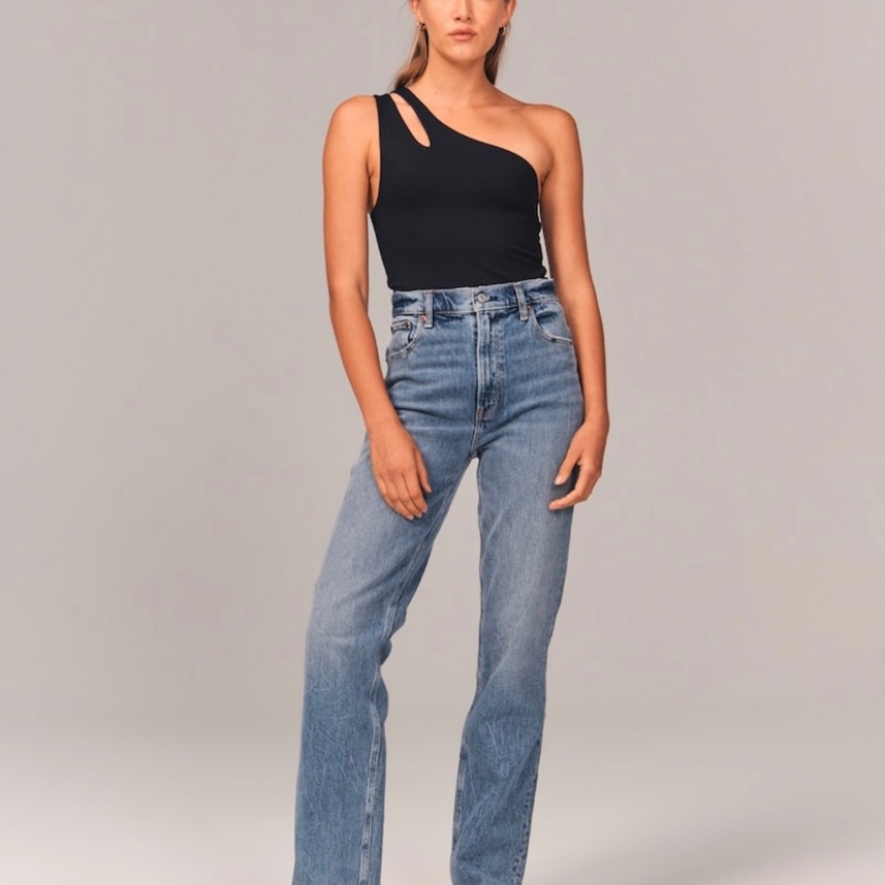 Abercrombie MEDIUM WASH 90s Ultra High Rise Straight Jeans, Size 27